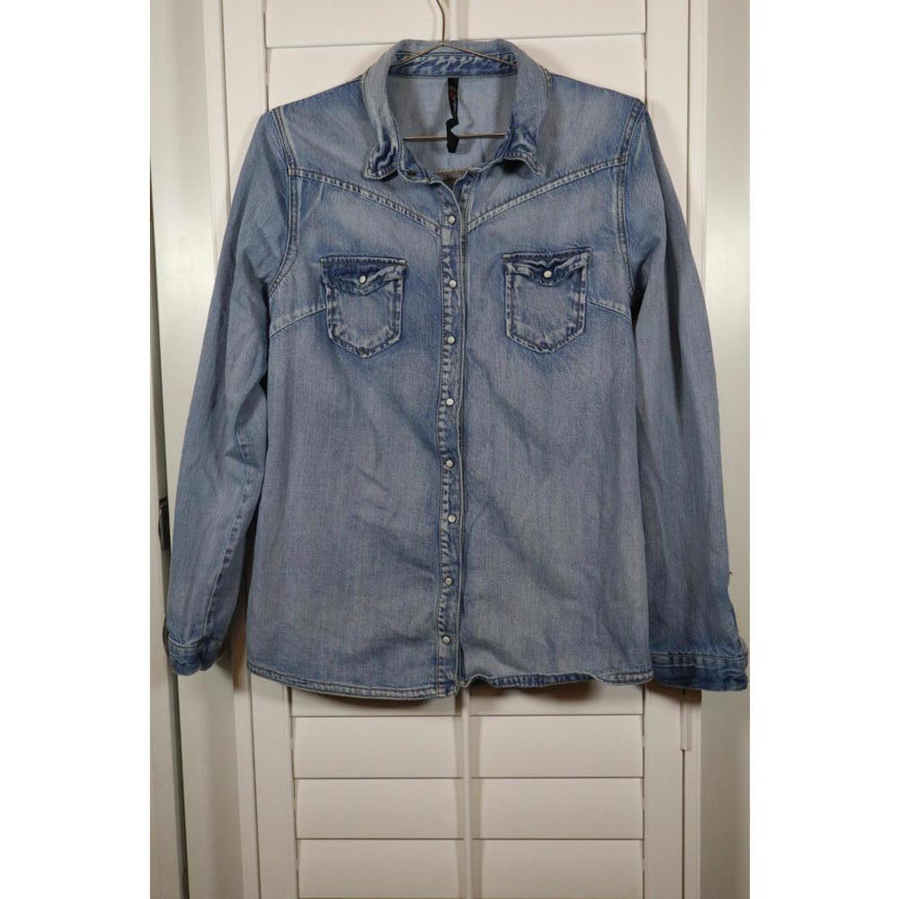 FB‎ Sister denim top with button snaps in Canal Blue size Large